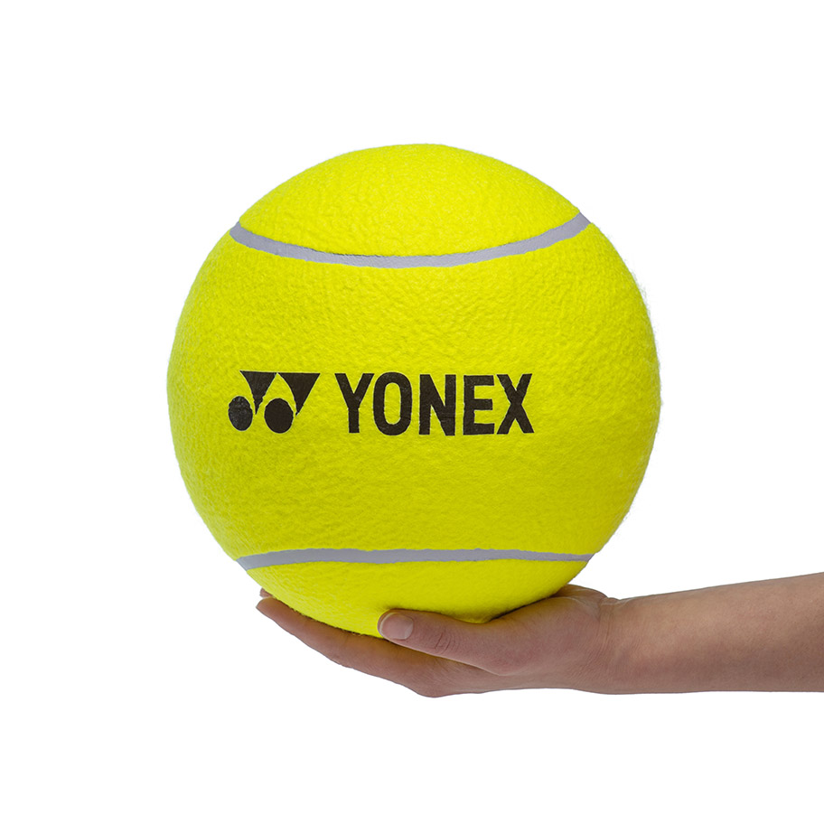 Сувенирный мяч Yonex Jumbo Ball (25 см) — изображение 2